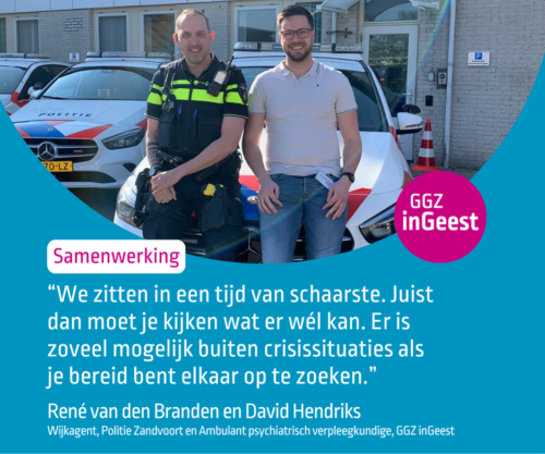 Foto met wijkagent en verpleegkundige